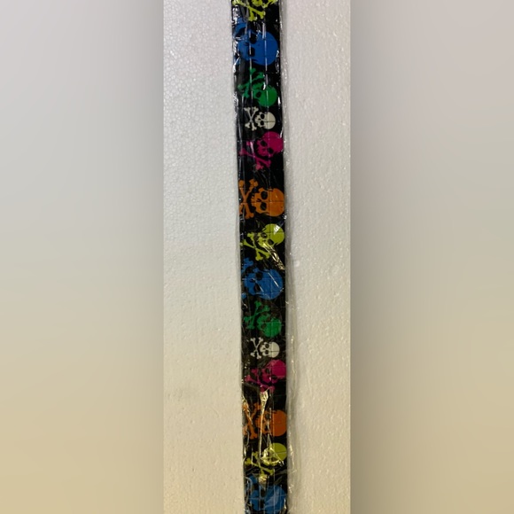 New Unisex skull ☠️ Emo rocker goth Pyramid Studded belt / festival gear - Picture 5 of 11